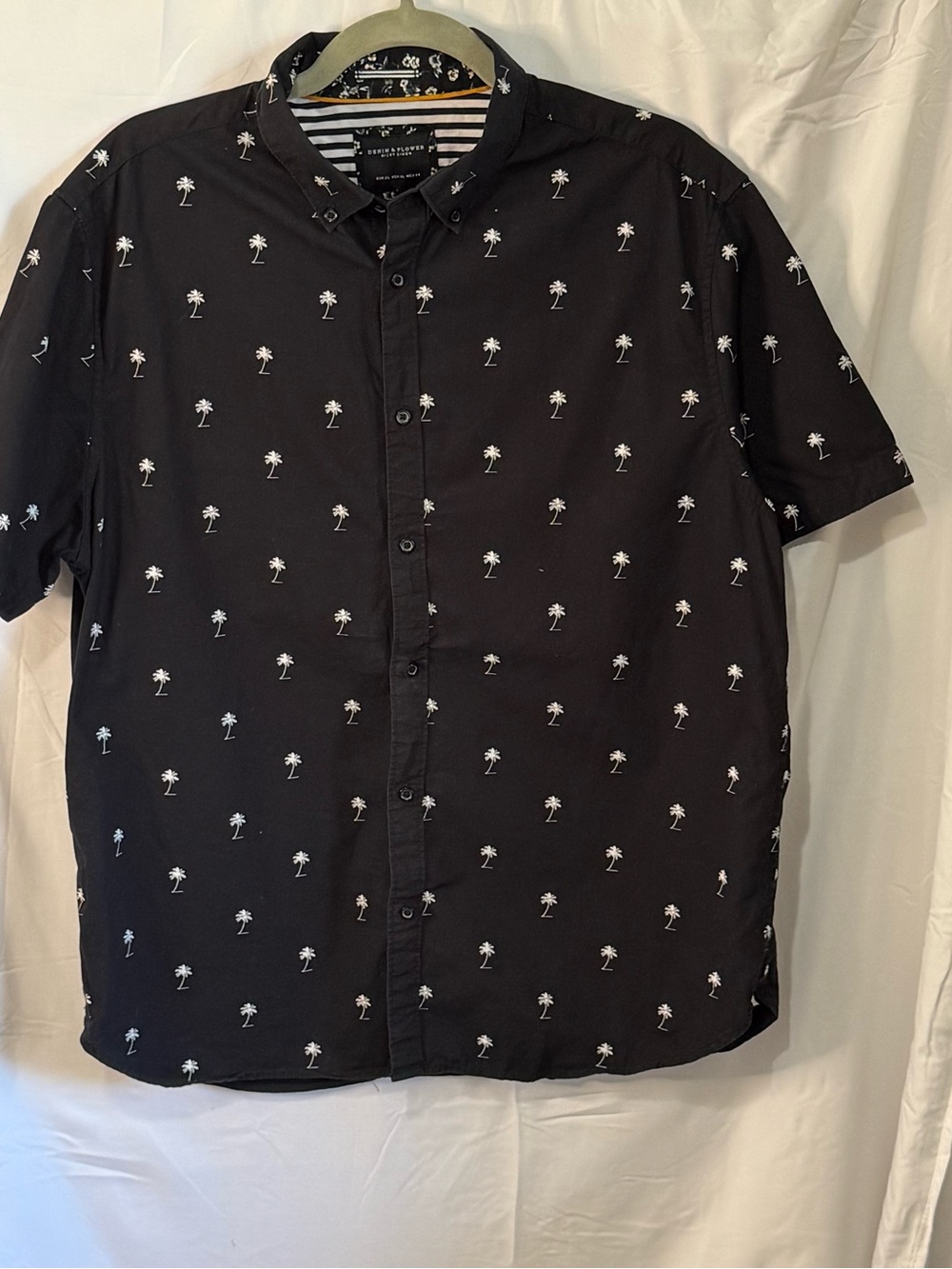 Denim & Flower Black Short-Sleeve Button-Down with White Palm Print